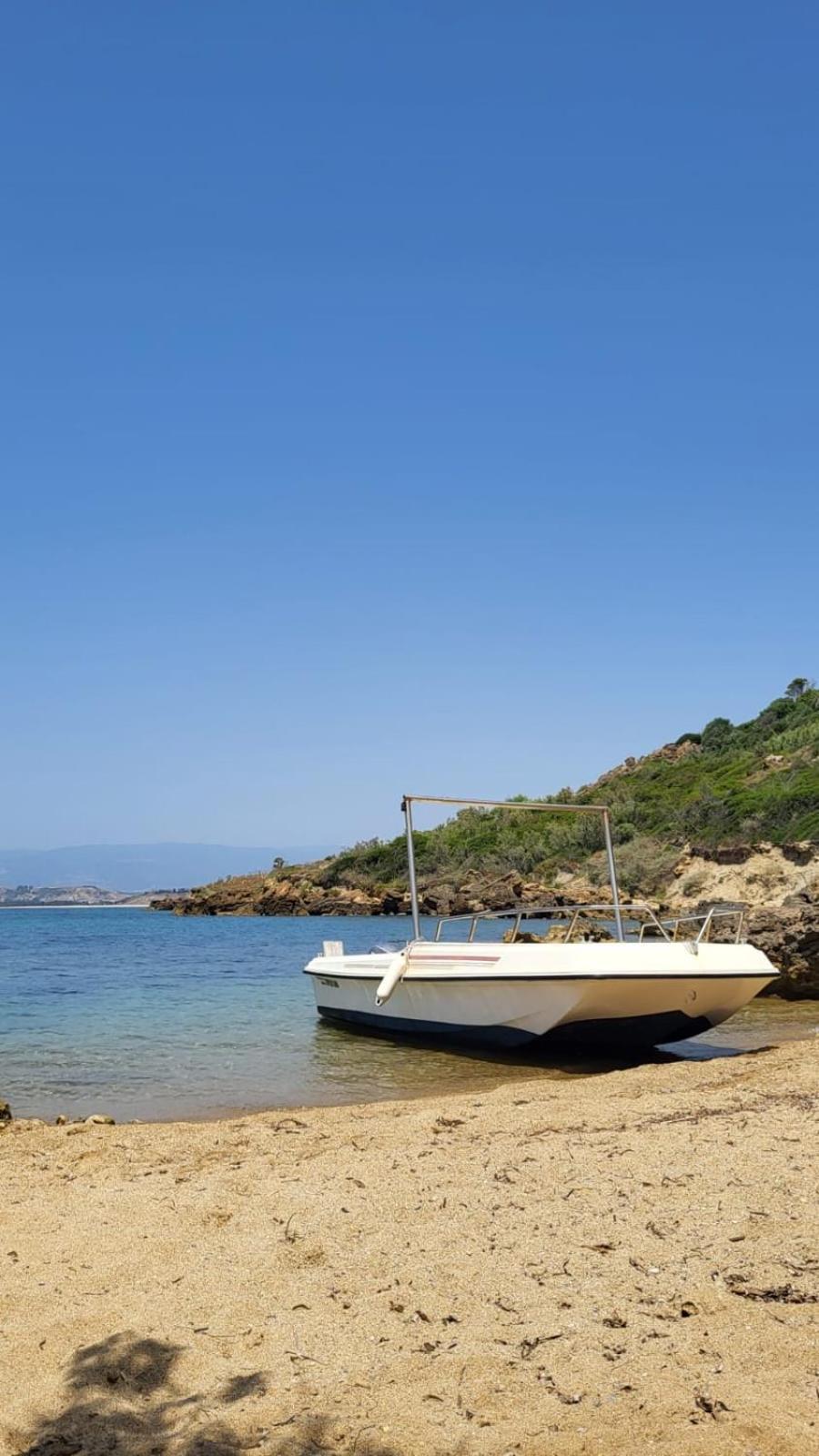 فندق Camping Dell'Uva لا كاستيلا المظهر الخارجي الصورة